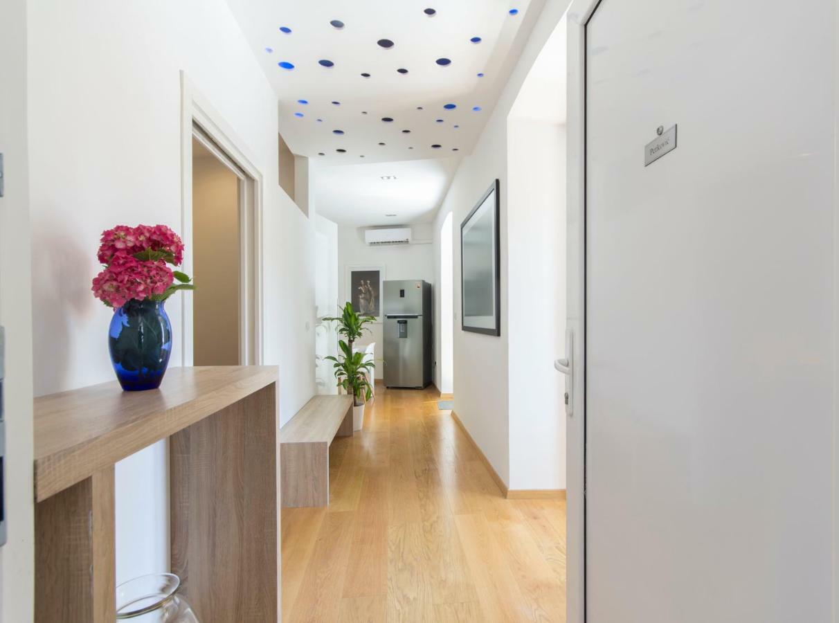 Appartment In Center With Parking Pula Bagian luar foto